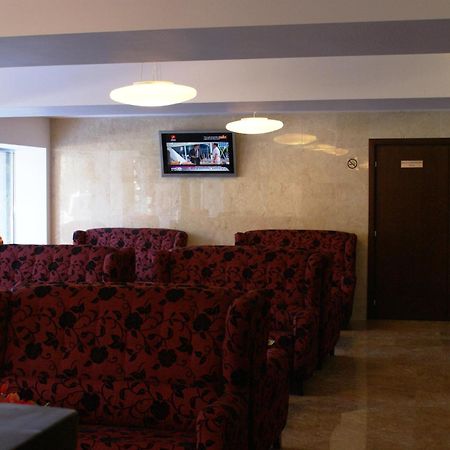 פרדיאל Hotel Carpati מראה חיצוני תמונה