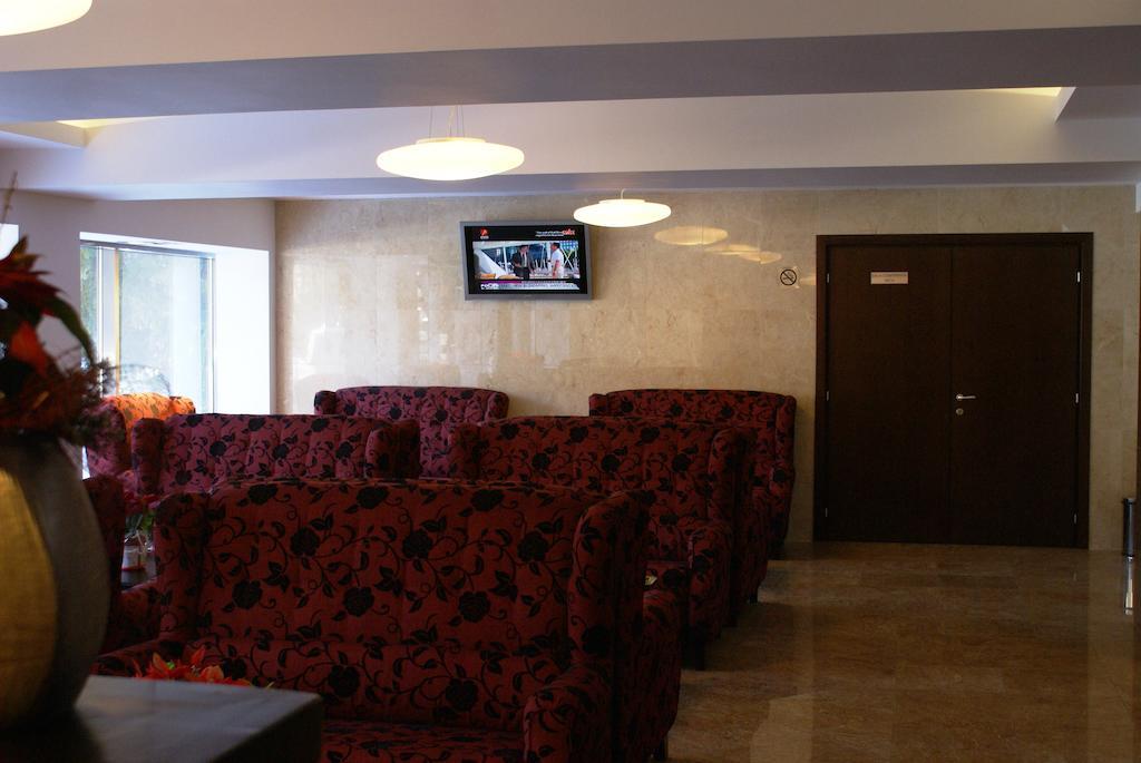 פרדיאל Hotel Carpati מראה חיצוני תמונה